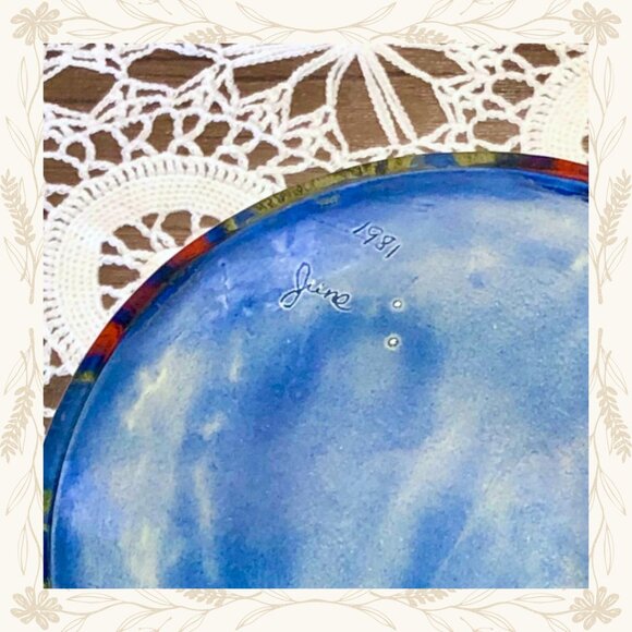 Vintage 1981 Handcrafted Ceramic Casserole Dish – Retro Glaze - Picture 6 of 6